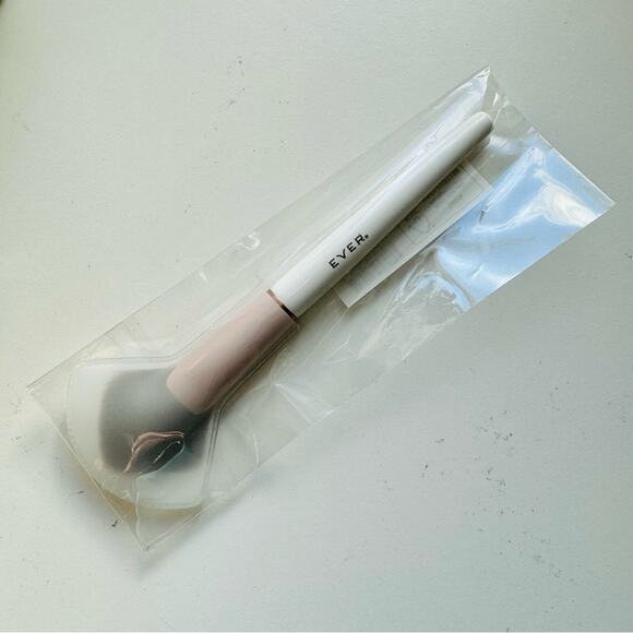 NEW EVER SEPHORA Synthetic Bristle Clean Beauty Angle Cheeks Bronzer Blush Brush - Picture 4 of 5